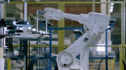 玲珑轮胎数智化工厂入选工信部两项重要名单，引领行业互联网服务转型